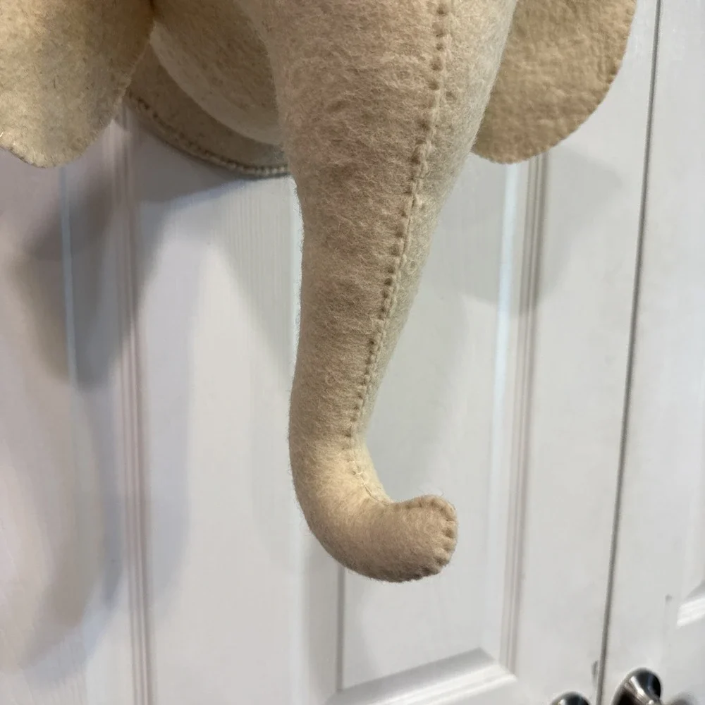 Fiona Walker Elephant Head With Sleepy Eyes And Gold Crown‎